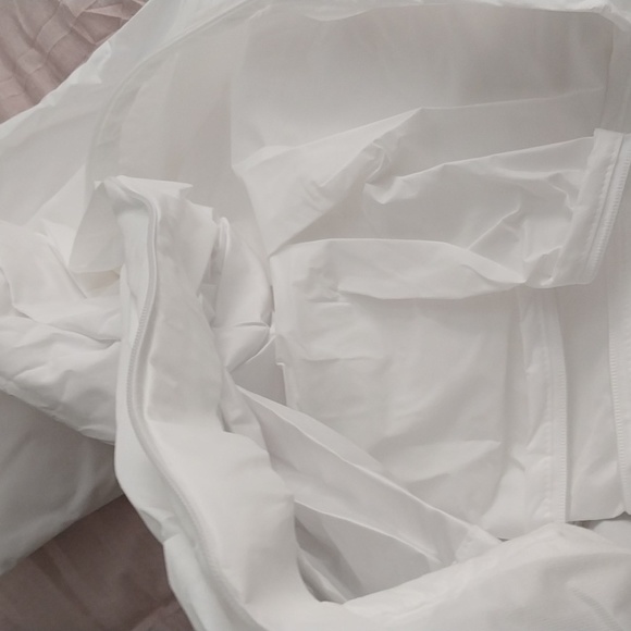 Allerease Maximum Mattress Protector - Picture 3 of 4